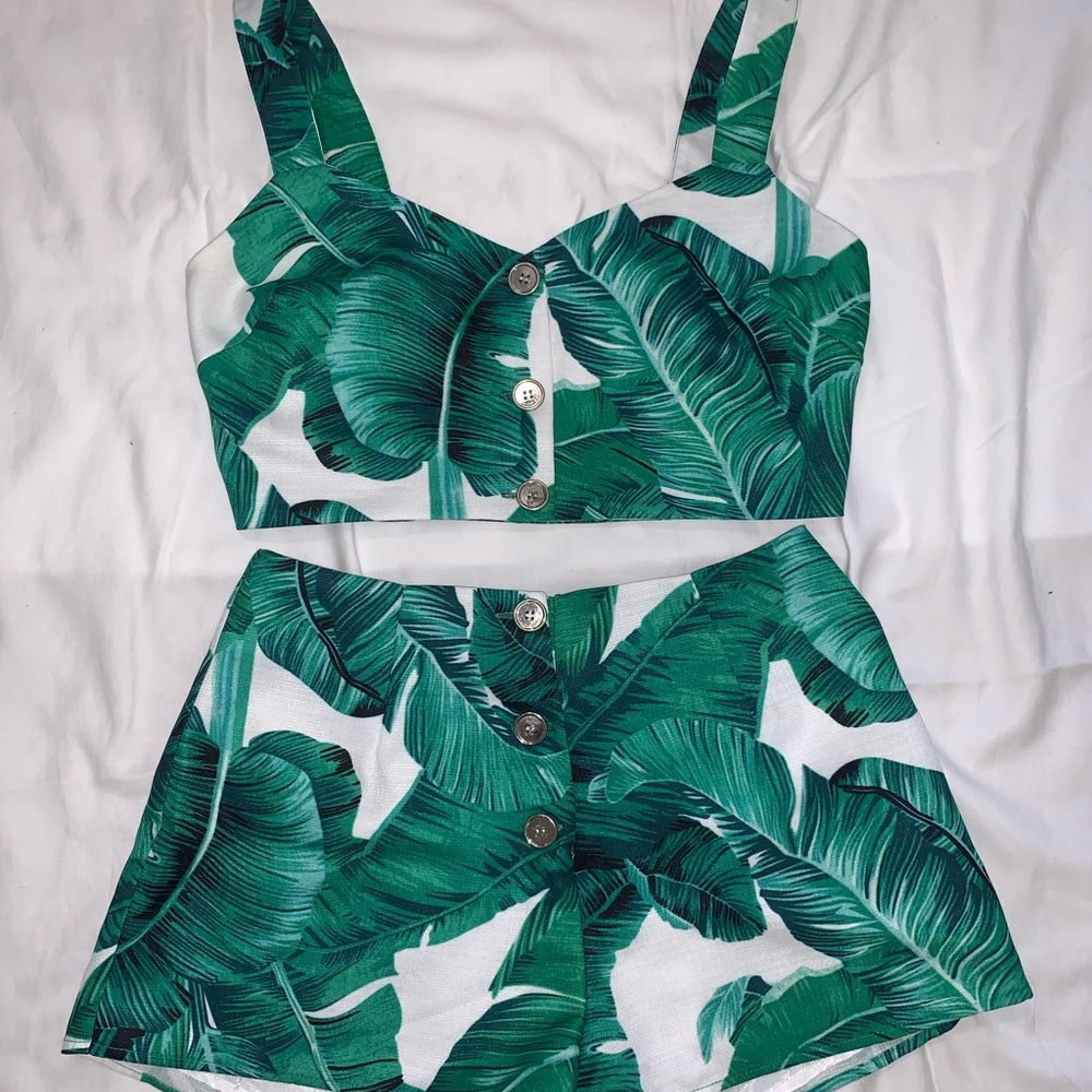 adorable two piece set from vestique
